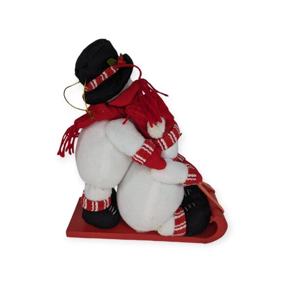 2007 Burton & Burton Sledding Snowmen Plush Pair on Wooden Sleigh - Picture 3 of 13